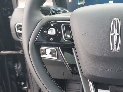 New 2026 Lincoln Corsair Premiere image 17