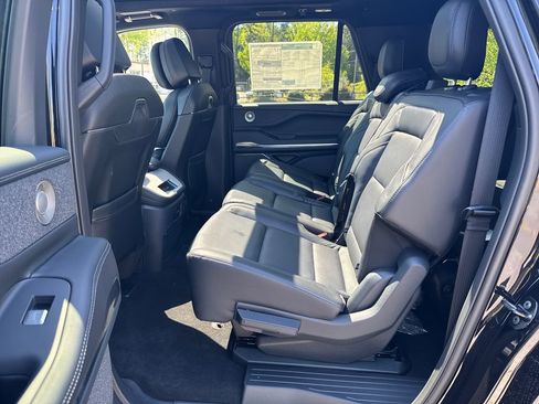 New 2026 Lincoln Navigator L Reserve w/ Jet Appearance Package AWD/4WD image 27