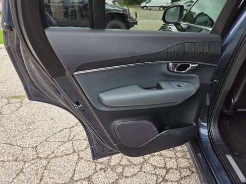 Used 2020 Volvo XC90 T6 Momentum AWD/4WD image 16