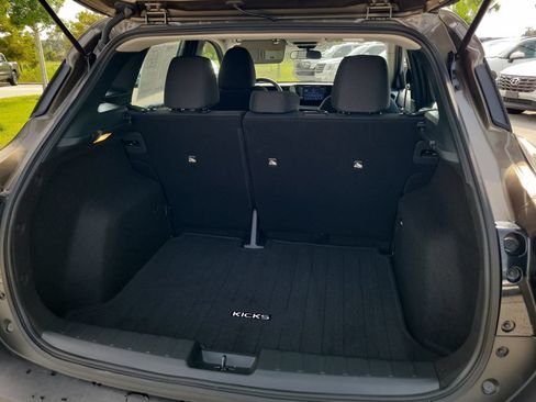 Used 2025 Nissan Kicks S FWD image 10