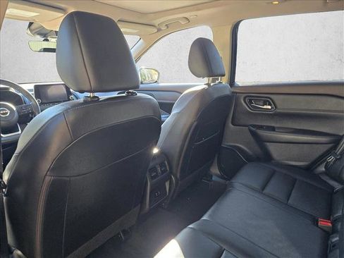 Used 2023 Nissan Rogue SL image 13