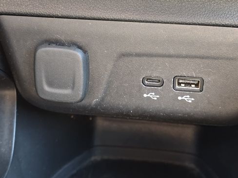 Used 2025 Chevrolet TrailBlazer LT FWD image 8