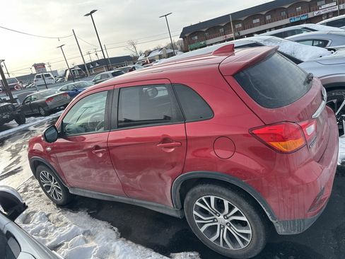 Used 2018 Mitsubishi Outlander Sport ES image 6