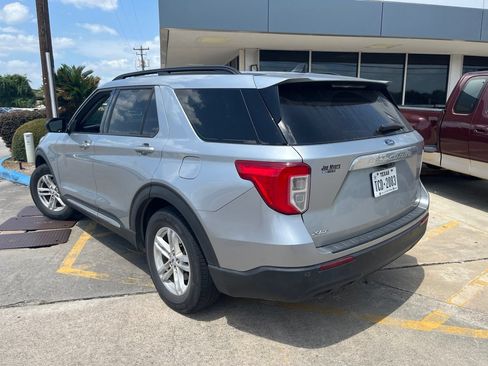 Used 2023 Ford Explorer XLT RWD image 7
