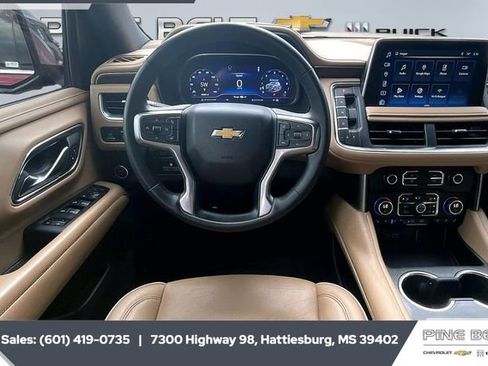 Used 2024 Chevrolet Suburban Premier w/ Premium Package image 5