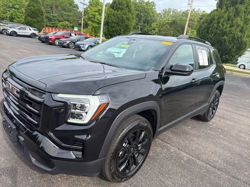 Used 2026 GMC Terrain Elevation w/ Elevation Premium Package AWD/4WD image 9