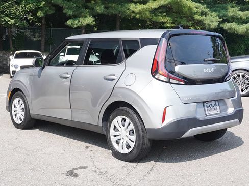 Used 2023 Kia Soul LX FWD image 7