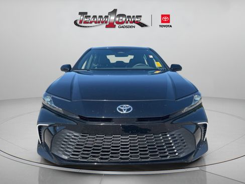 Used 2026 Toyota Camry SE FWD image 2