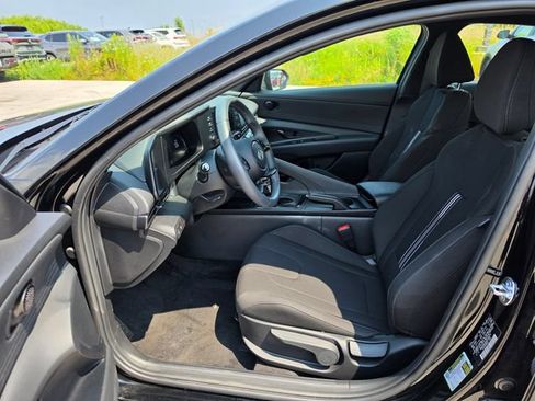 Certified 2025 Hyundai Elantra Sport FWD image 11