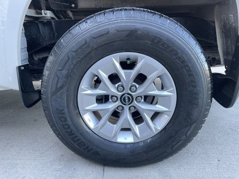 Certified 2024 Nissan Frontier SV image 18