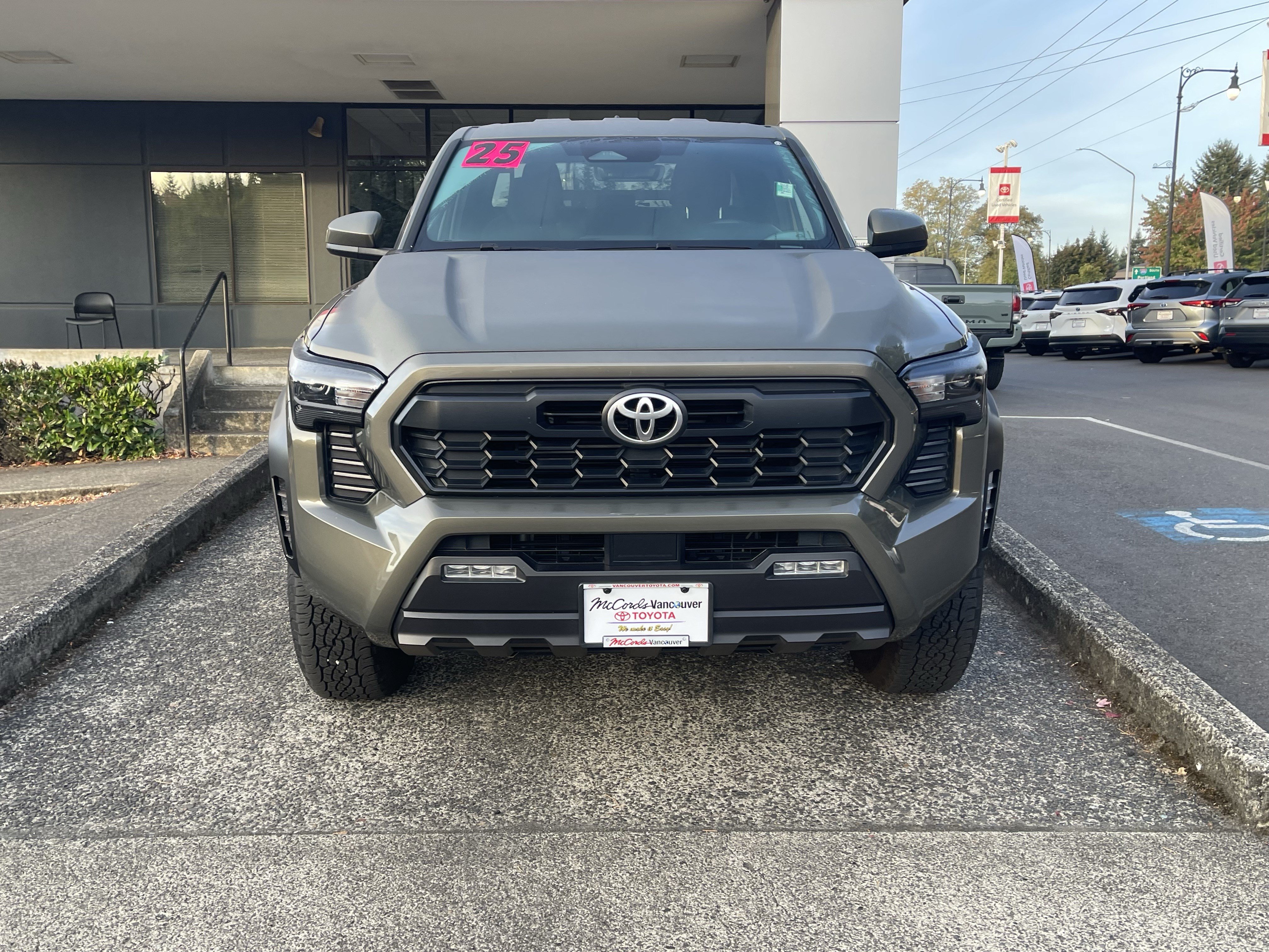 Certified 2025 Toyota Tacoma TRD Off-Road AWD/4WD image 2