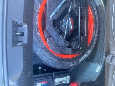 Used 2010 Jaguar XF Luxury image 13