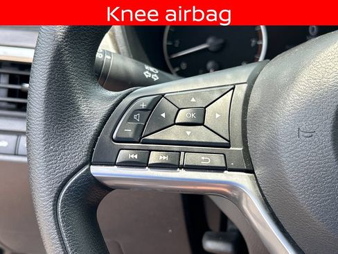 Used 2025 Nissan Altima 2.5 SV FWD image 25