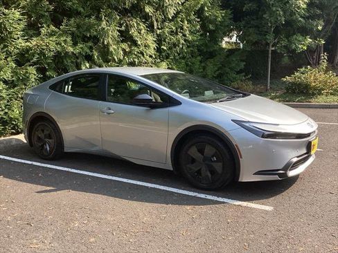 Certified 2025 Toyota Prius Plug-In Hybrid image 7