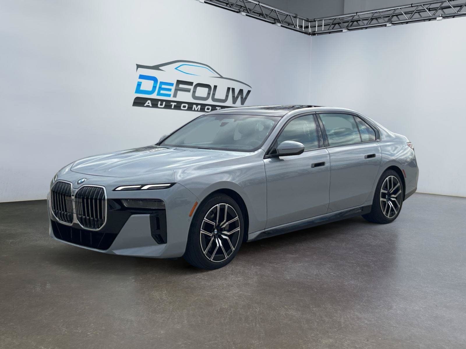 Used 2023 BMW 760i xDrive AWD/4WD image 7