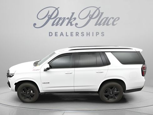 Used 2022 Chevrolet Tahoe Z71 w/ Luxury Package AWD/4WD image 4