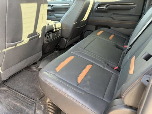 Used 2024 GMC Sierra 1500 AT4 w/ Technology Package AWD/4WD image 13