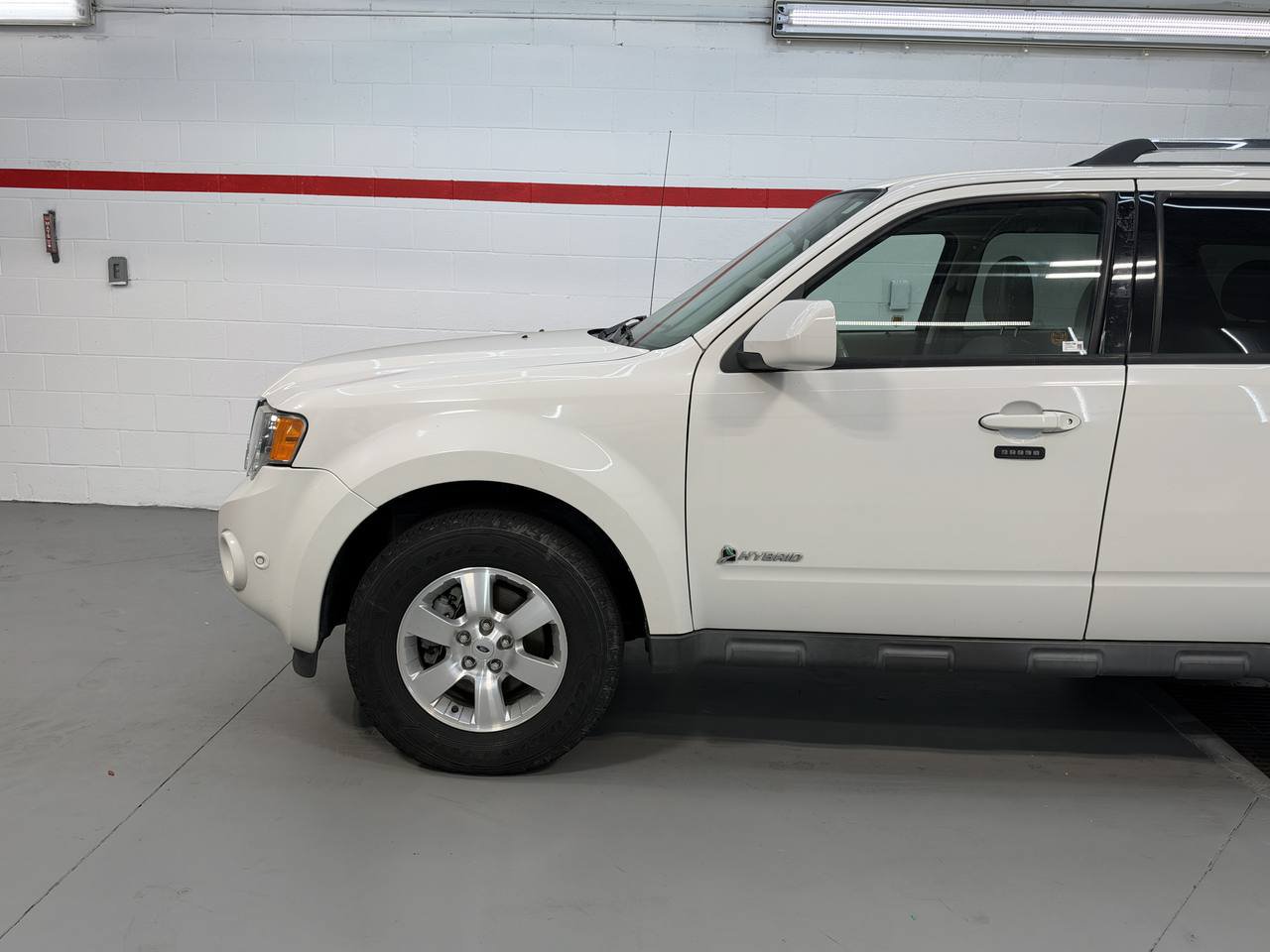 Used 2010 Ford Escape 4WD Hybrid image 3