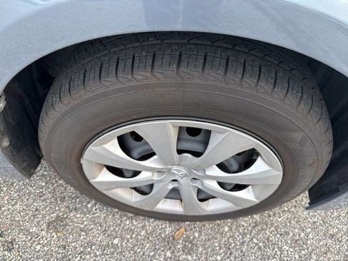 Used 2023 Toyota Corolla LE image 5