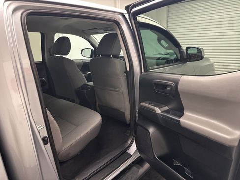 Used 2017 Toyota Tacoma SR5 w/ Tow Package image 7