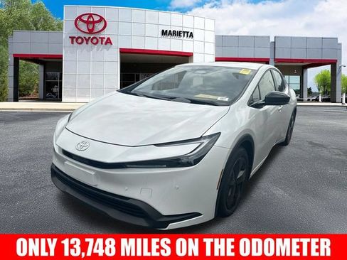 Certified 2025 Toyota Prius LE FWD image 3
