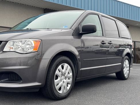 Used 2017 Dodge Grand Caravan SE FWD image 46