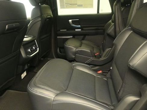 New 2026 Ford Expedition Max Platinum AWD/4WD image 10