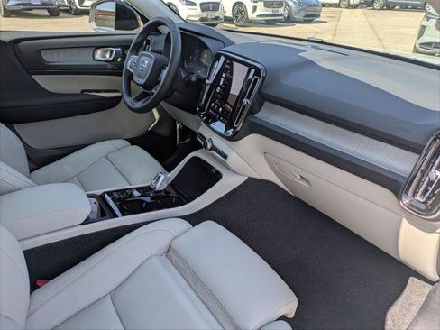 Used 2026 Volvo XC40 B5 Plus w/ Protection Package Premier AWD/4WD image 25
