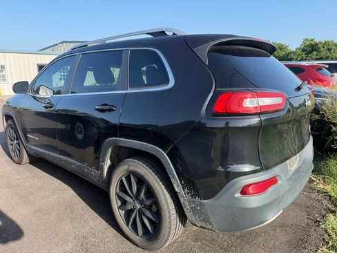 Used 2017 Jeep Cherokee Limited FWD image 6