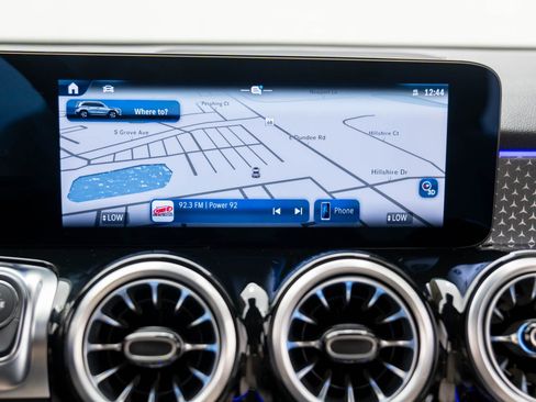 New 2025 Mercedes-Benz GLB 250 4MATIC image 24