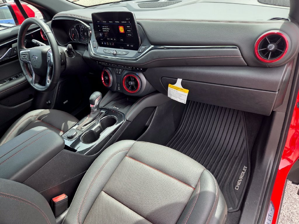 Used 2024 Chevrolet Blazer RS w/ Enhanced Convenience Package FWD image 18