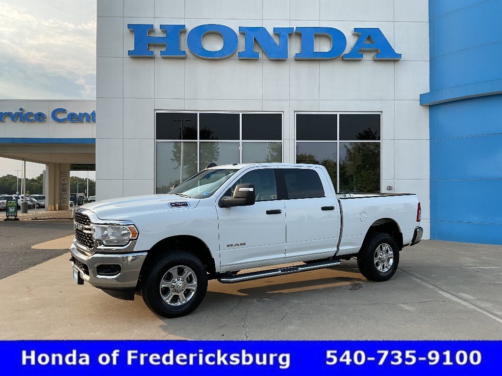 Used 2024 RAM 2500 Big Horn AWD/4WD image 1
