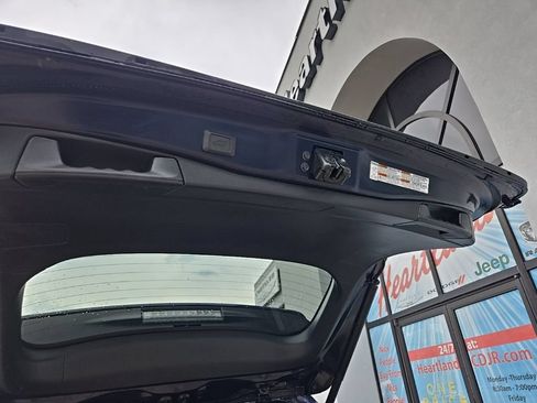 Used 2025 Toyota RAV4 XLE w/ Convenience Package AWD/4WD image 87