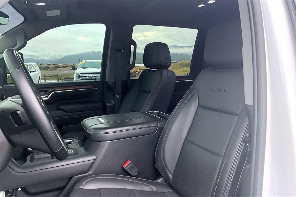 Used 2024 GMC Sierra 3500 Denali w/ Denali Reserve Package AWD/4WD image 26
