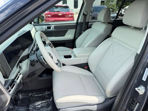 Used 2026 Hyundai Santa Fe SEL FWD image 34