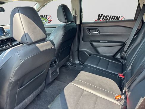 Used 2022 Nissan Rogue SV w/ SV Premium Package image 14