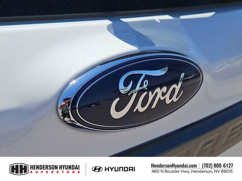 Used 2018 Ford Explorer XLT w/ Equipment Group 202A FWD image 11