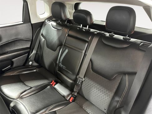 Used 2019 Jeep Compass Latitude w/ Popular Equipment Group image 12