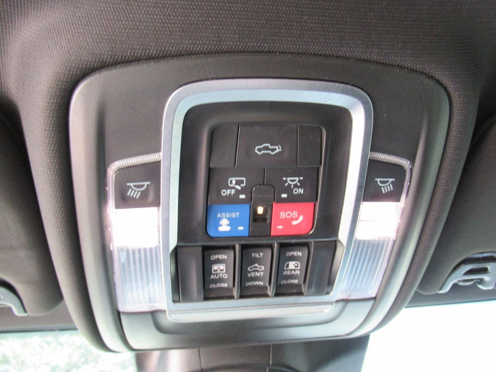 Used 2022 RAM 2500 Limited AWD/4WD image 28
