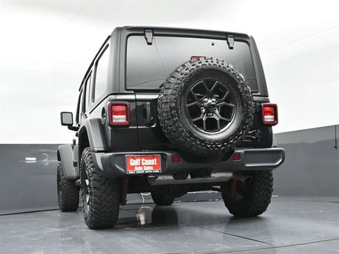 Used 2025 Jeep Wrangler Unlimited Sport AWD/4WD image 34