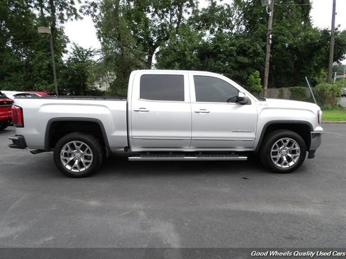 Used 2018 GMC Sierra 1500 SLT w/ SLT Premium Package AWD/4WD image 4