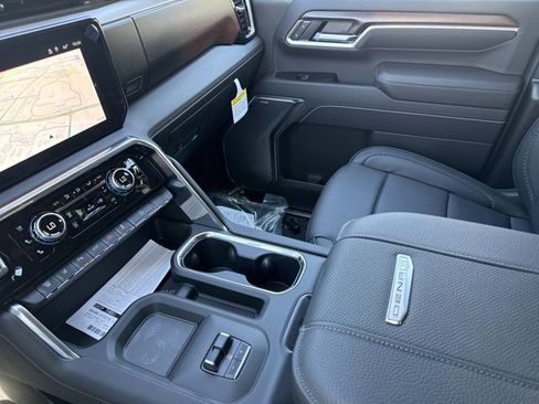 New 2026 GMC Sierra 2500 Denali w/ Denali Reserve Package AWD/4WD image 23