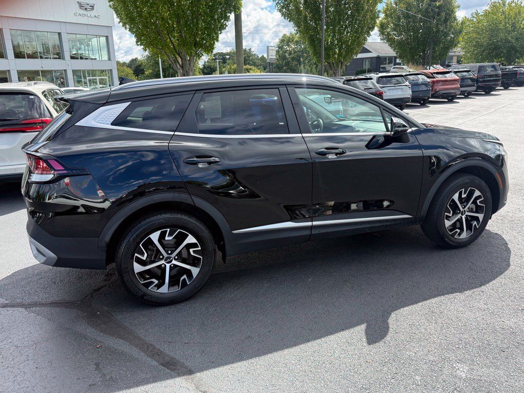 Used 2023 Kia Sportage EX AWD/4WD image 9