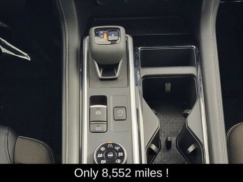 Used 2025 Nissan Pathfinder SL AWD/4WD image 24