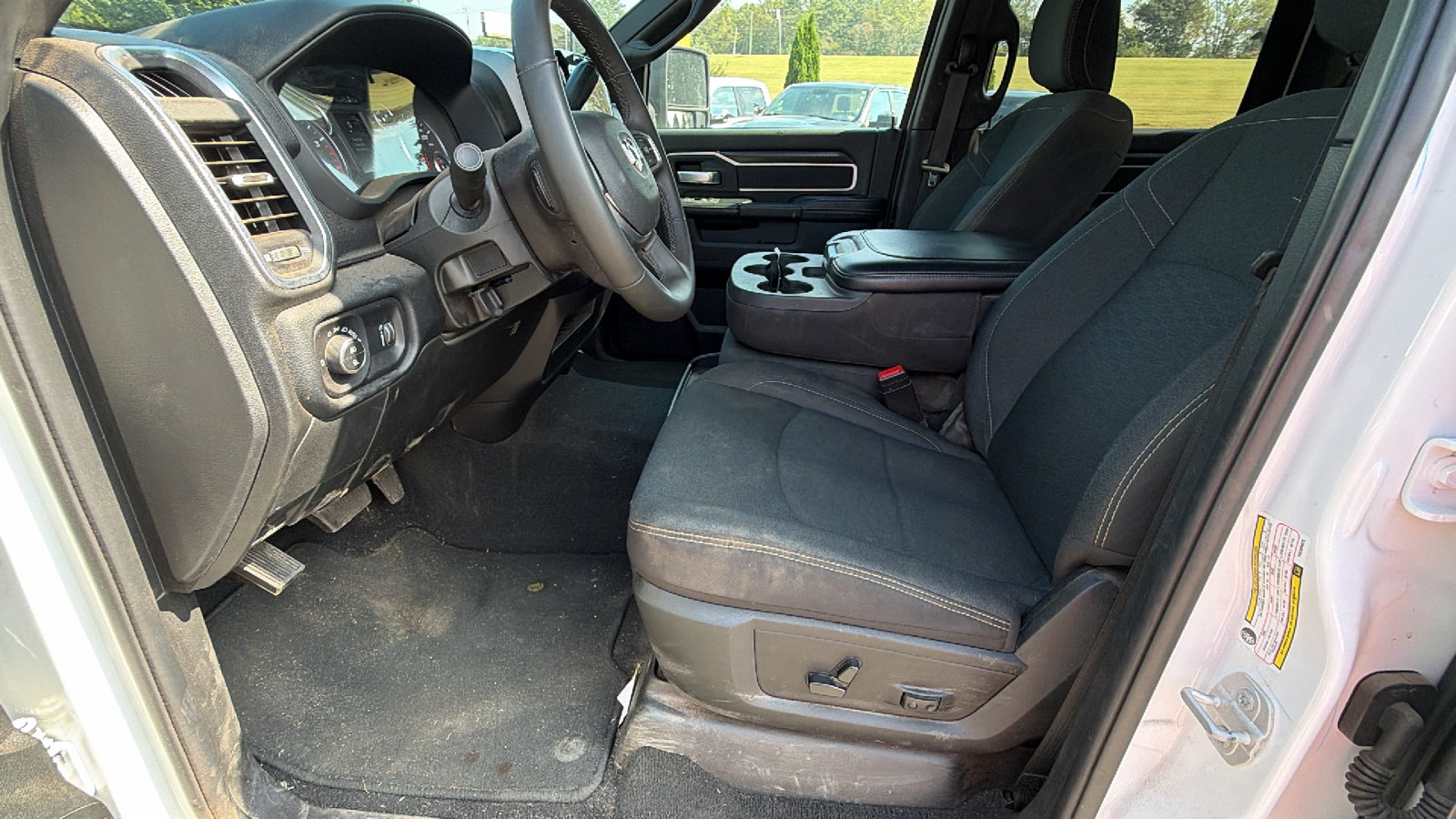 Used 2026 RAM 3500 Big Horn AWD/4WD image 16