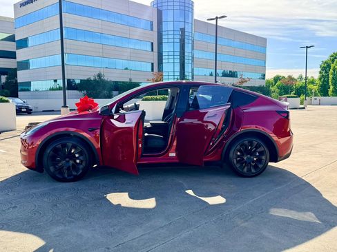 Used 2021 Tesla Model Y Long Range AWD/4WD image 33