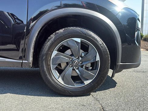 Certified 2025 Nissan Rogue SV AWD/4WD image 12