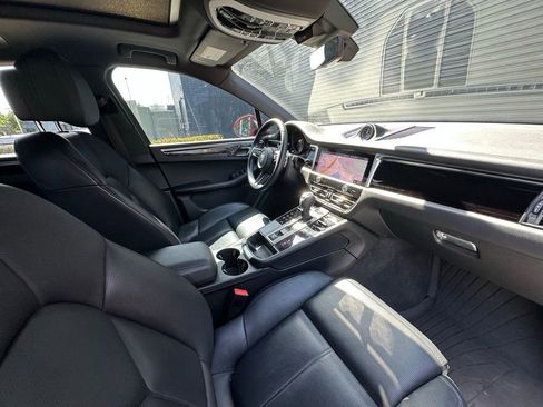 Certified 2024 Porsche Macan S AWD/4WD image 41