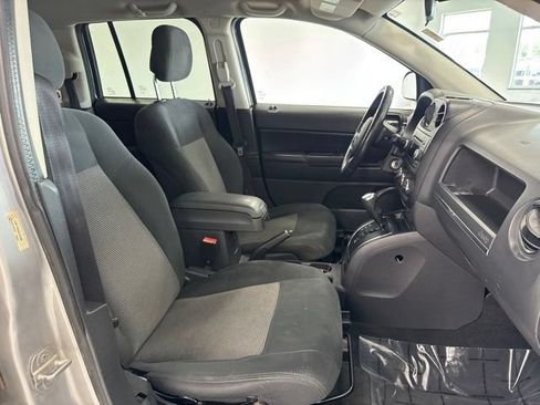 Used 2011 Jeep Compass Latitude AWD/4WD image 21
