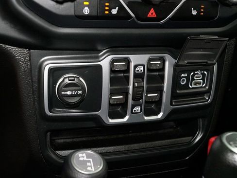 Used 2018 Jeep Wrangler Unlimited Sport S image 17